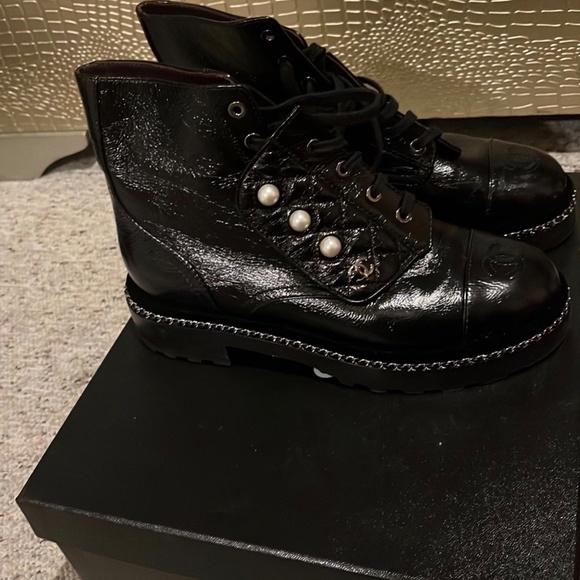 Black Chanel boots - Picture 4 of 4